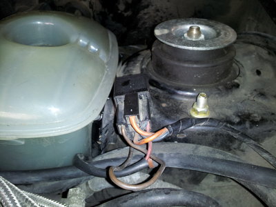Is this supposed to be there? Or could this be the a/c relay..